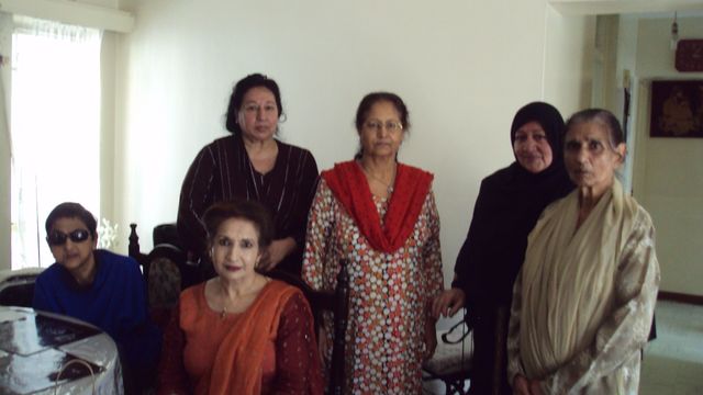 Shamim with her good friends - Muneeba, Shama, Gurmeer, Habiba, Akhtar Akmal.